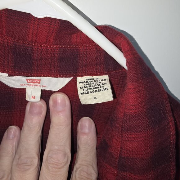Levis Button Down Shirt Red Black Plaid - Picture 6 of 6